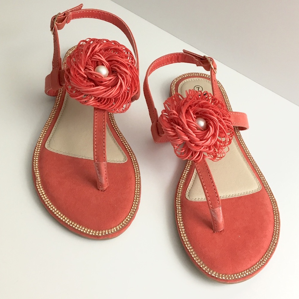 Very Nice Flat Sandals.